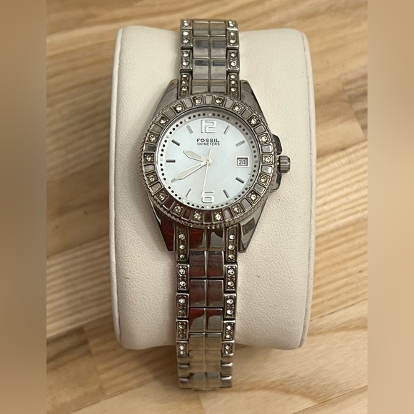 Fossil Ladies Watch Crystal Embellishments Stainless Bracelet Quartz Date Window - Picture 3 of 12
